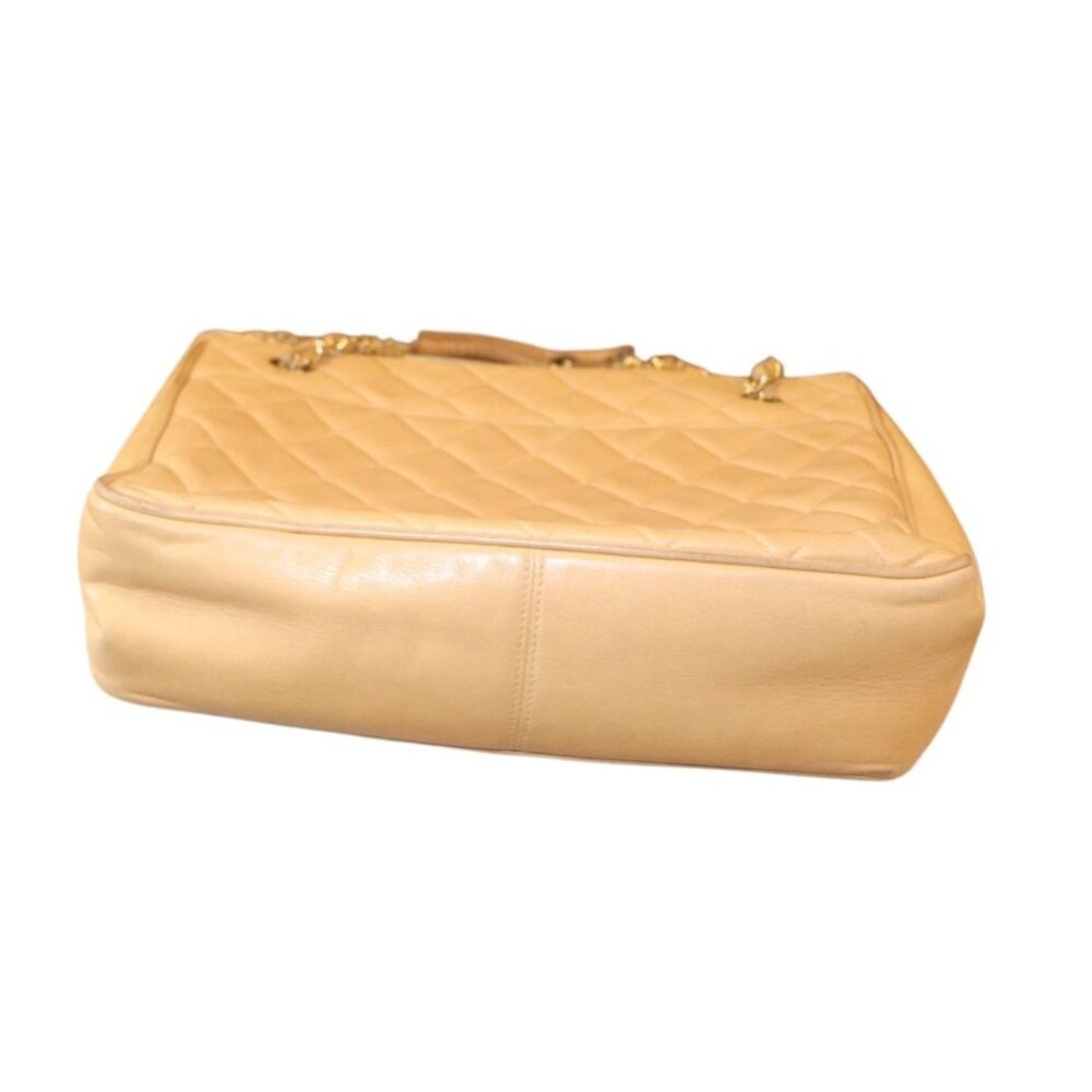 Chanel Quilted Beige Lamb Leather Shoulder Bag With Chain Strap & CC Charm - Picture 3 of 15